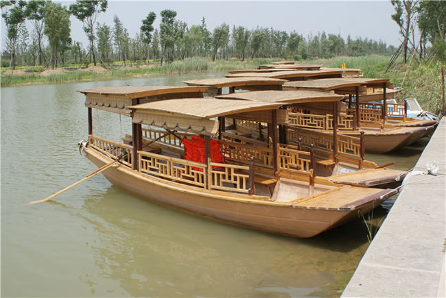 济宁北湖公园6米玻璃钢高低蓬游船