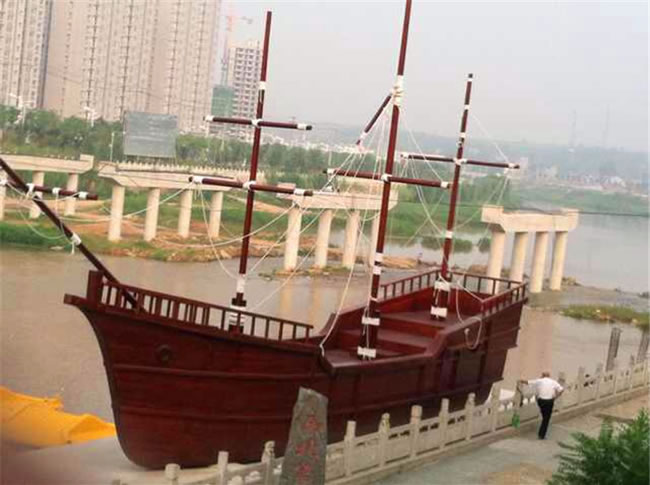 丹江漂流大型户外景观海盗船