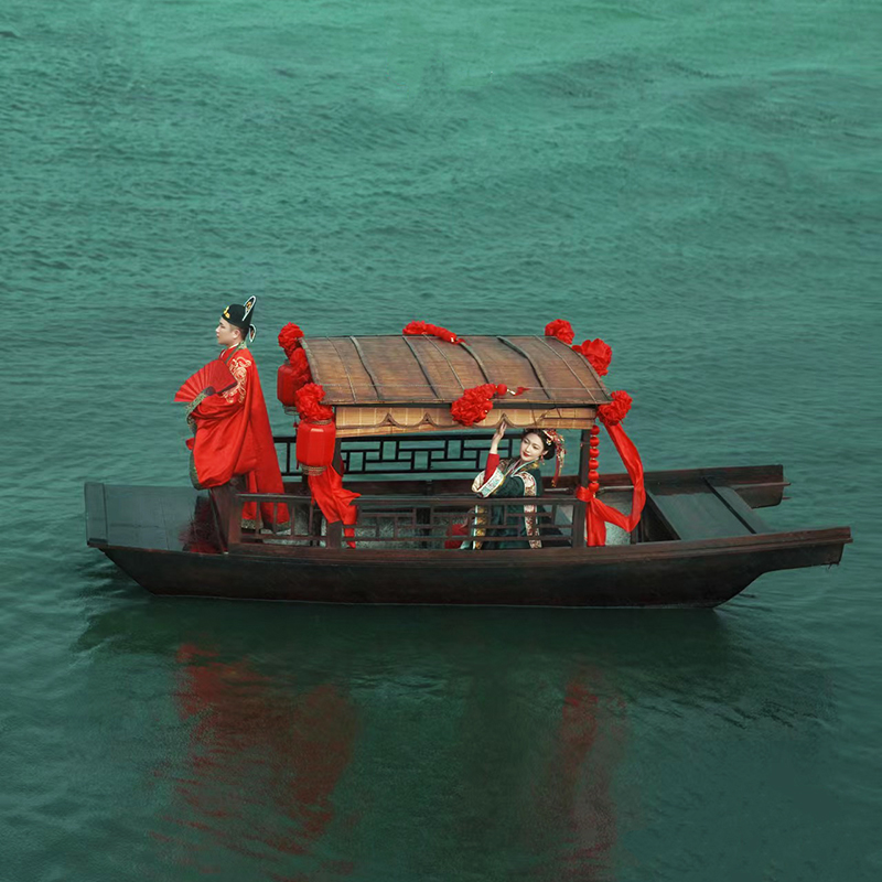 中式仿古婚纱影视木船
